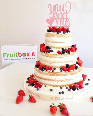 Bellissima questa Wedding Cake, vero? ✨È una Naked Cake di Le Torte di Giada - Una torta all'ultimo grido, pienissima della nostra frutta 